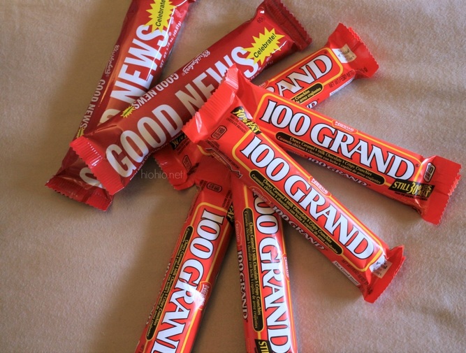 Good News and 100 Grand Candy bars image.